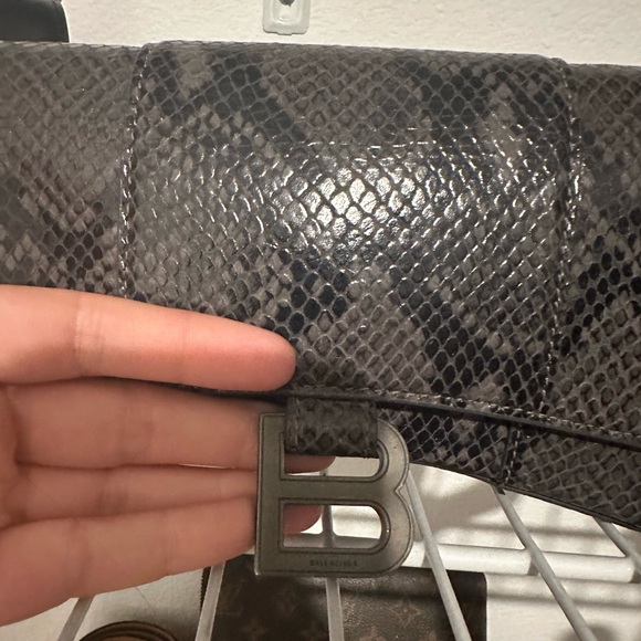 Balenciaga wallet on a chain (used once) - Picture 2 of 6